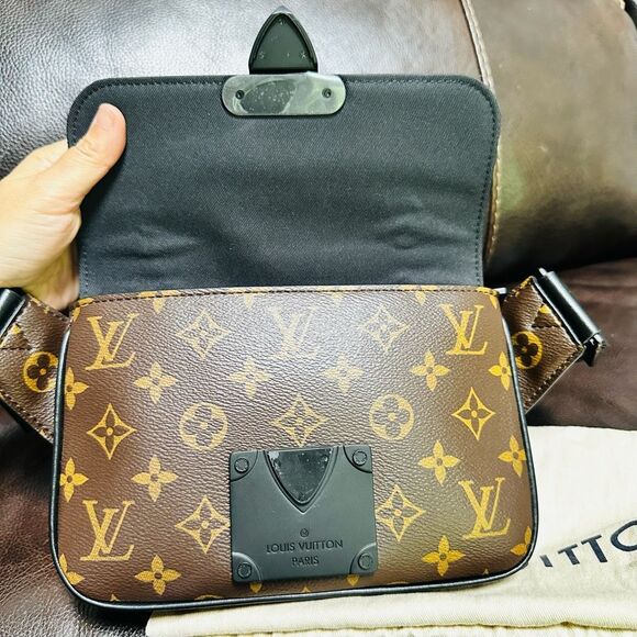Louis Vuitton S Lock Sling Bag - Picture 12 of 16